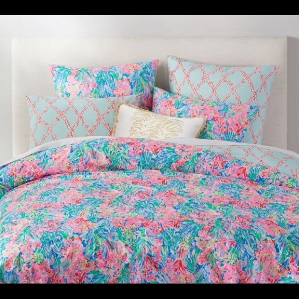 ISO Lilly Pulitzer Fan Sea Pants duvet FULL/QUEEN